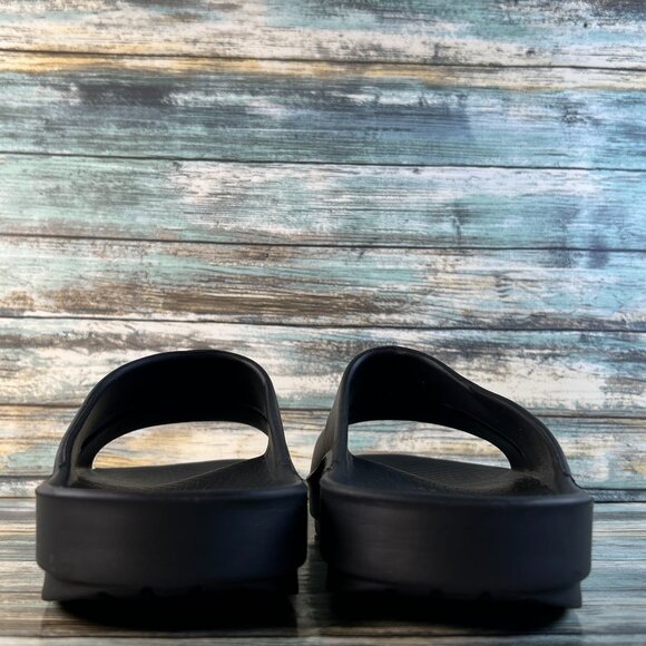 Sandals_&_Flip_Flops